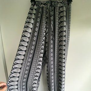 Black/White Patterned Pants XS